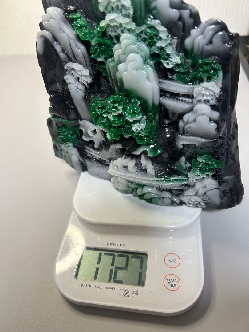 【風水置物】山水彫刻 翡翠調 大型 木製台座付き 山河景観 開運 招財　風水