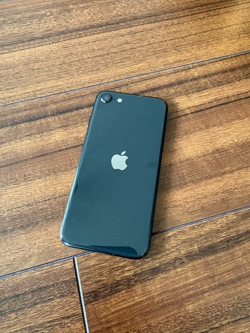 Apple iPhone SE2 本体+iface ケース