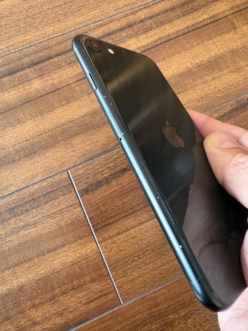 Apple iPhone SE2 本体+iface ケース