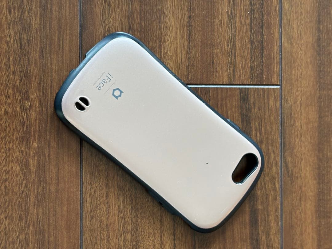 Apple iPhone SE2 本体+iface ケース