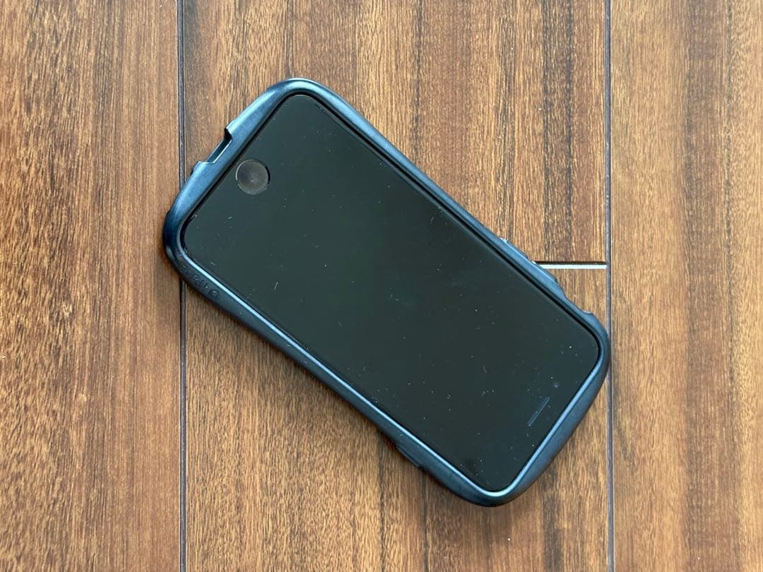 Apple iPhone SE2 本体+iface ケース