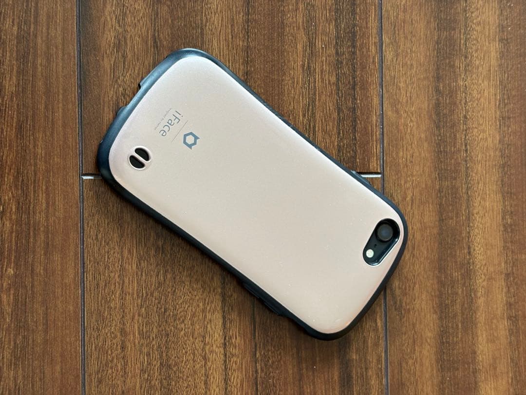 Apple iPhone SE2 本体+iface ケース