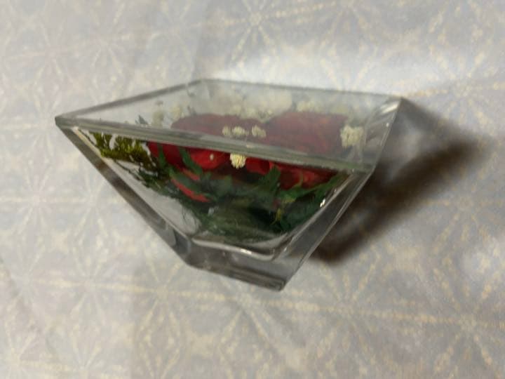 新品、高級ドライフラワーガラスケース入り　定価2万円位プレゼント