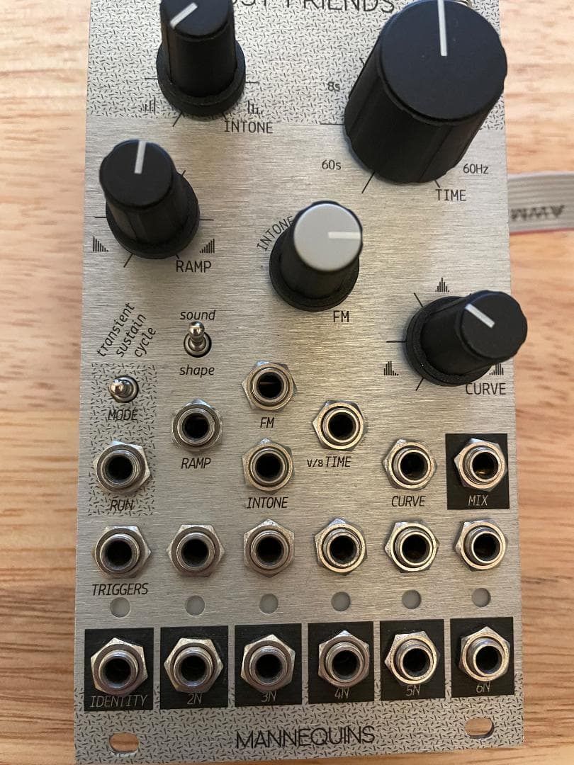 Mannequins Just Friends v2 モジュラーシンセ