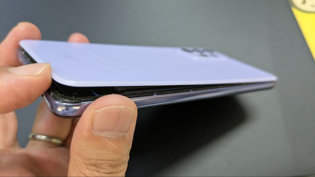 Galaxy A52 5G docomo パープル 背面カバー外れ　ワンオーナー