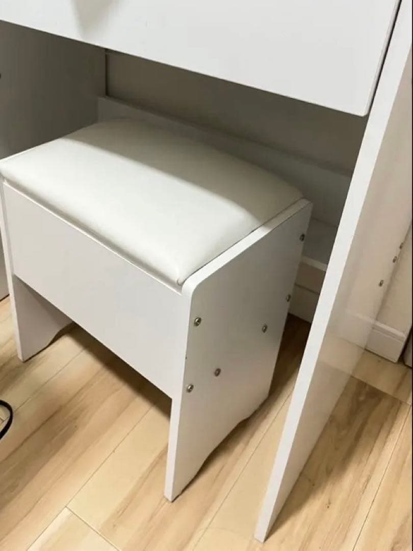 [神戸市内配送可]ホワイトLEDライト付きドレッサー