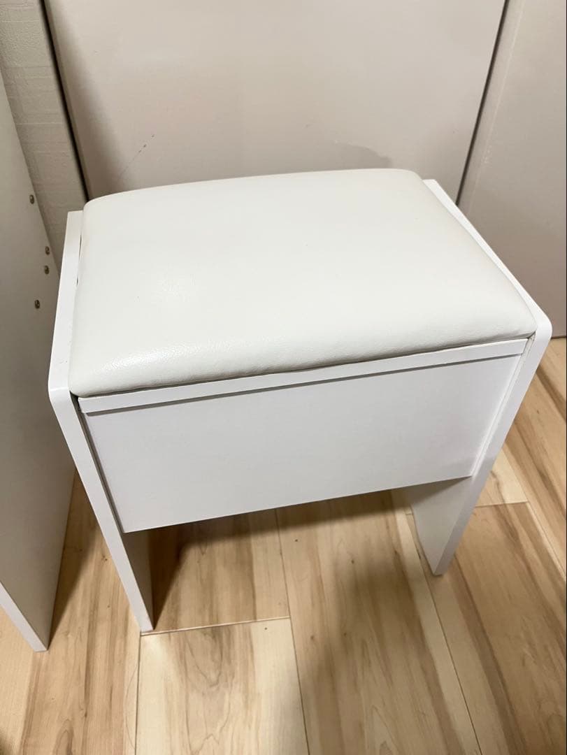 [神戸市内配送可]ホワイトLEDライト付きドレッサー