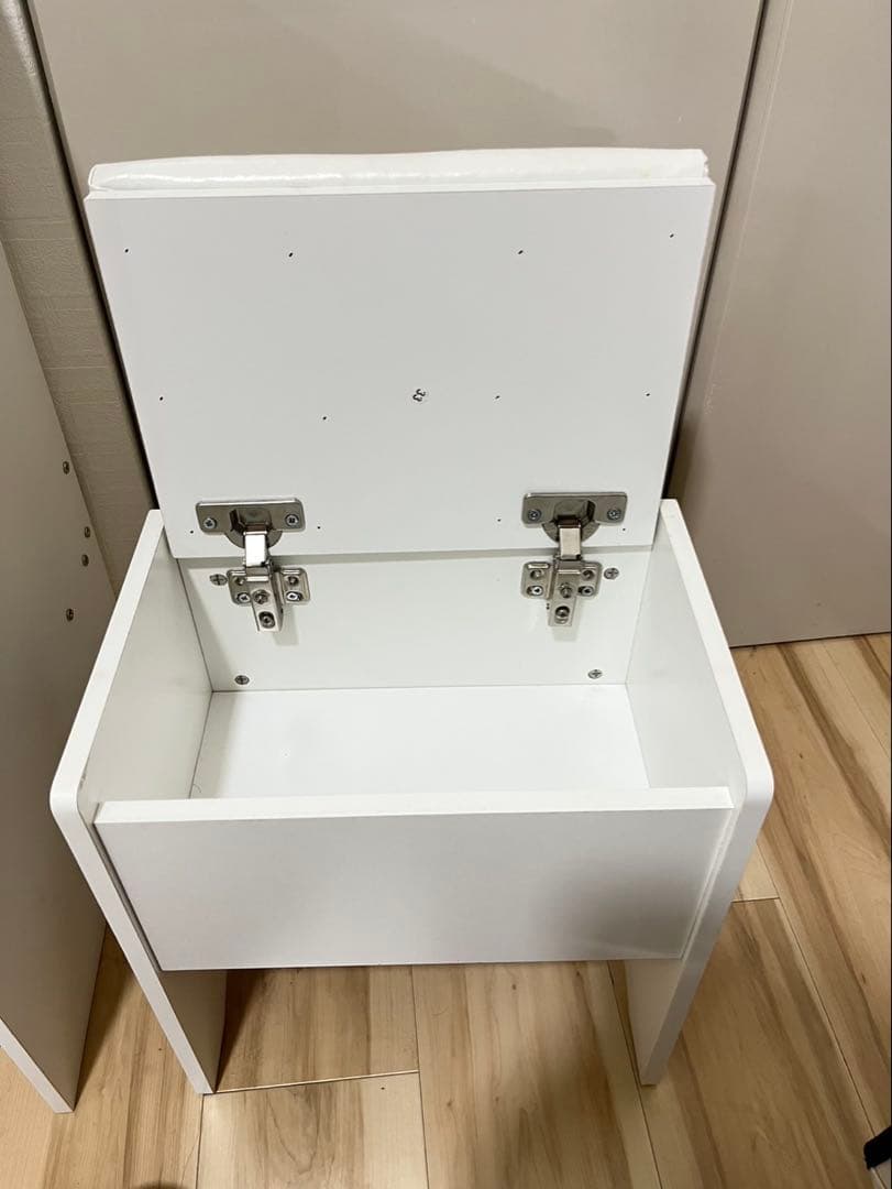 [神戸市内配送可]ホワイトLEDライト付きドレッサー