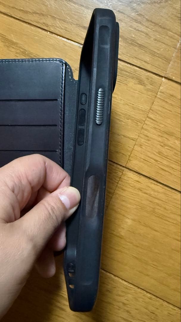 NOMAD iPhone16pro 手帳型ケース