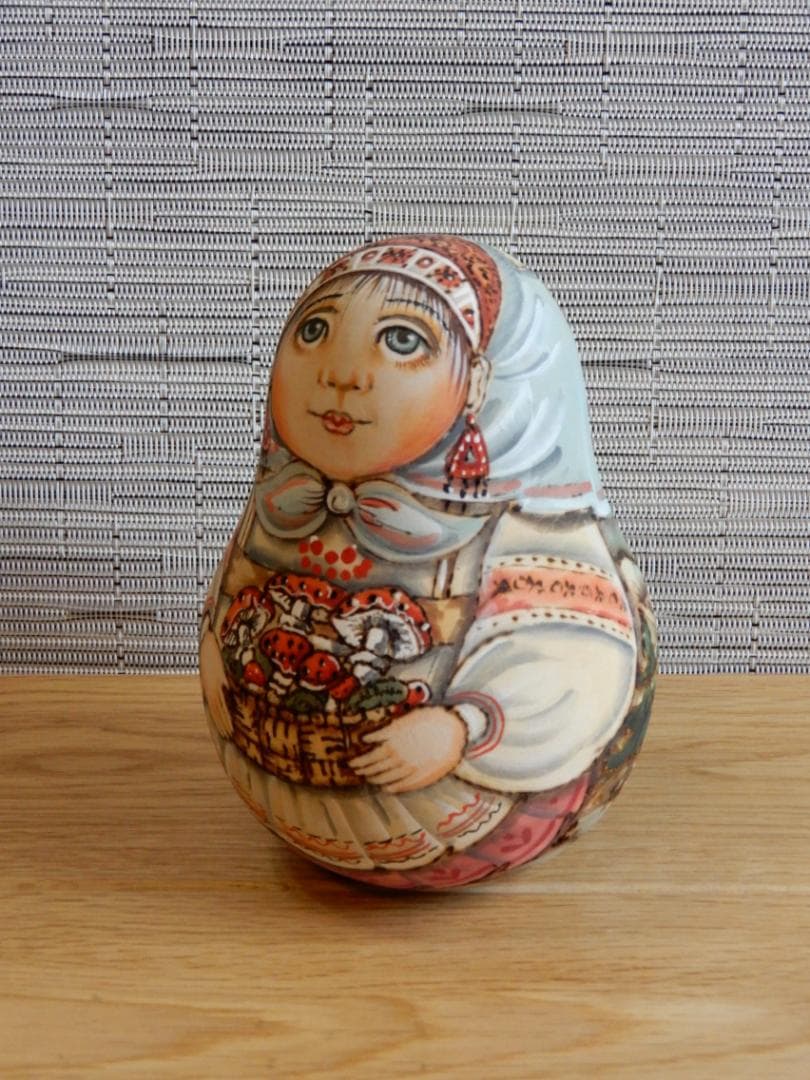 アンナ・カトコワ　おきあがりこぼし　きのこ摘み　マトリョーシカ　作家もの