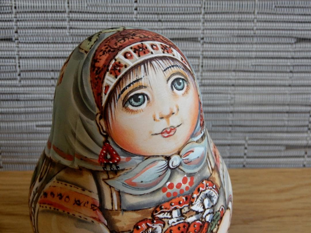 アンナ・カトコワ　おきあがりこぼし　きのこ摘み　マトリョーシカ　作家もの