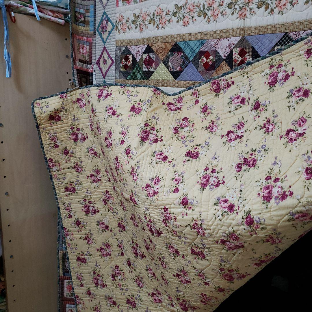 ❣️パッチワークキルト　ベッドカバー　　シックな風合い❣️