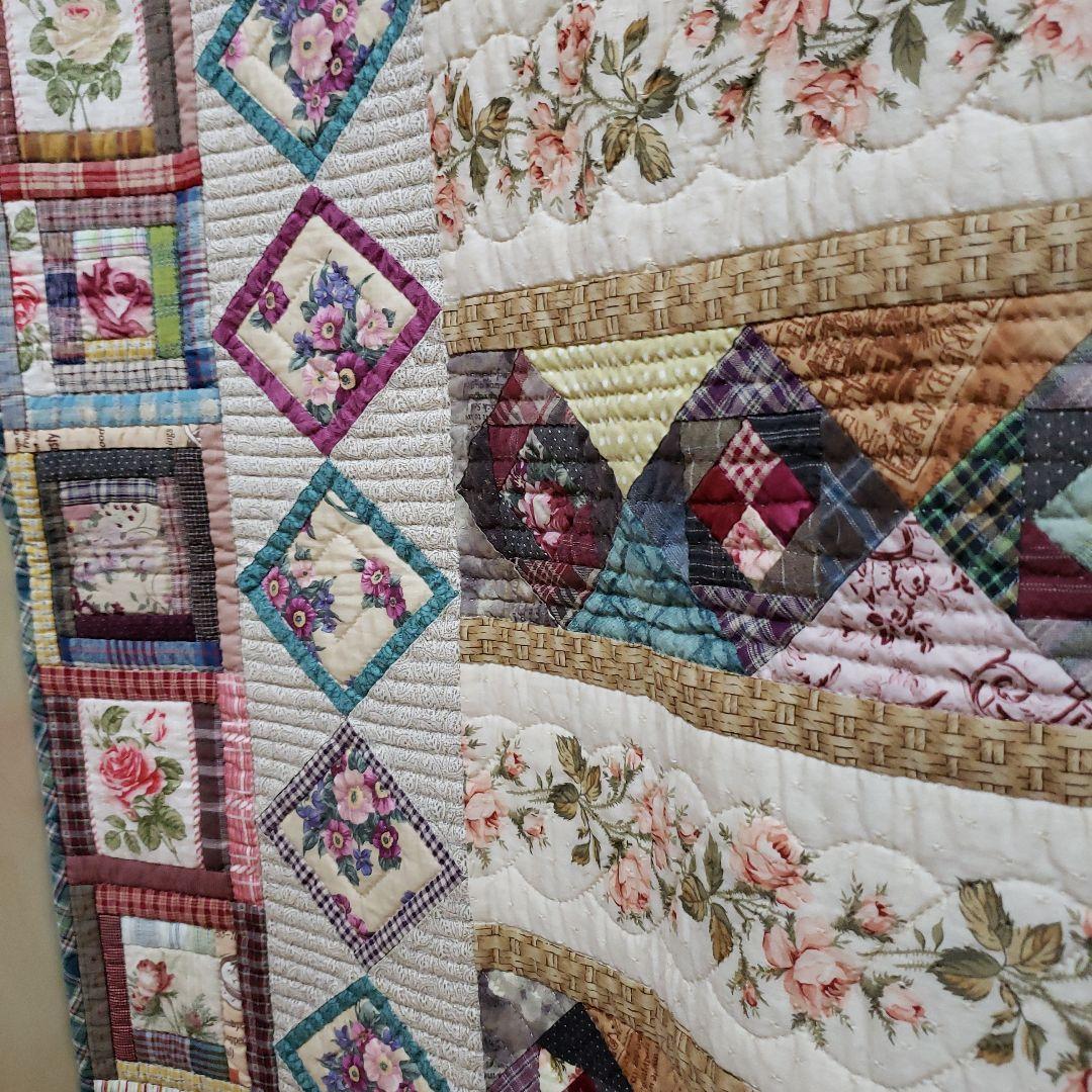 ❣️パッチワークキルト　ベッドカバー　　シックな風合い❣️