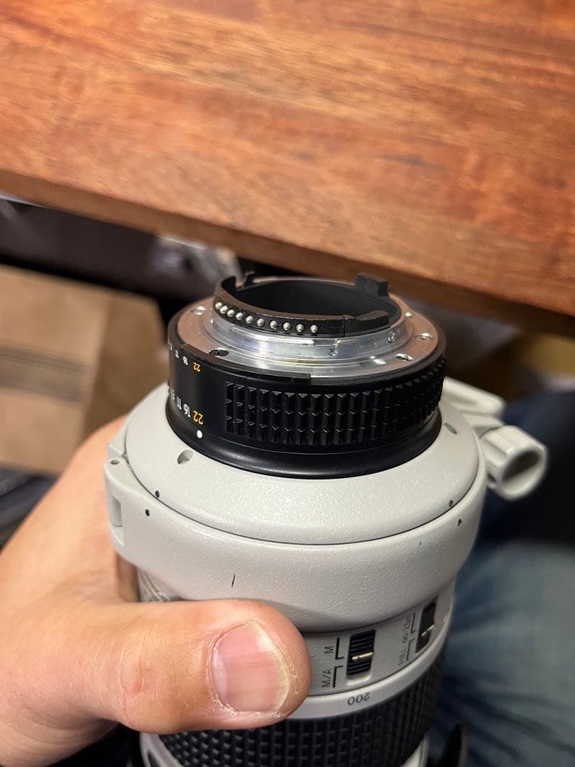 Nikon 80-200mm f2.8 ライトグレー　修理必要