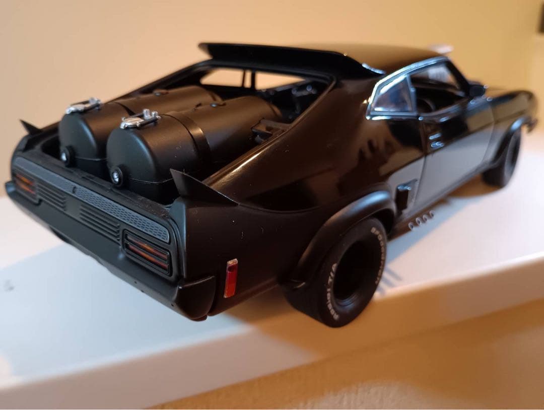 AUTO art. 1:18 マッドマックス2 インターセプター