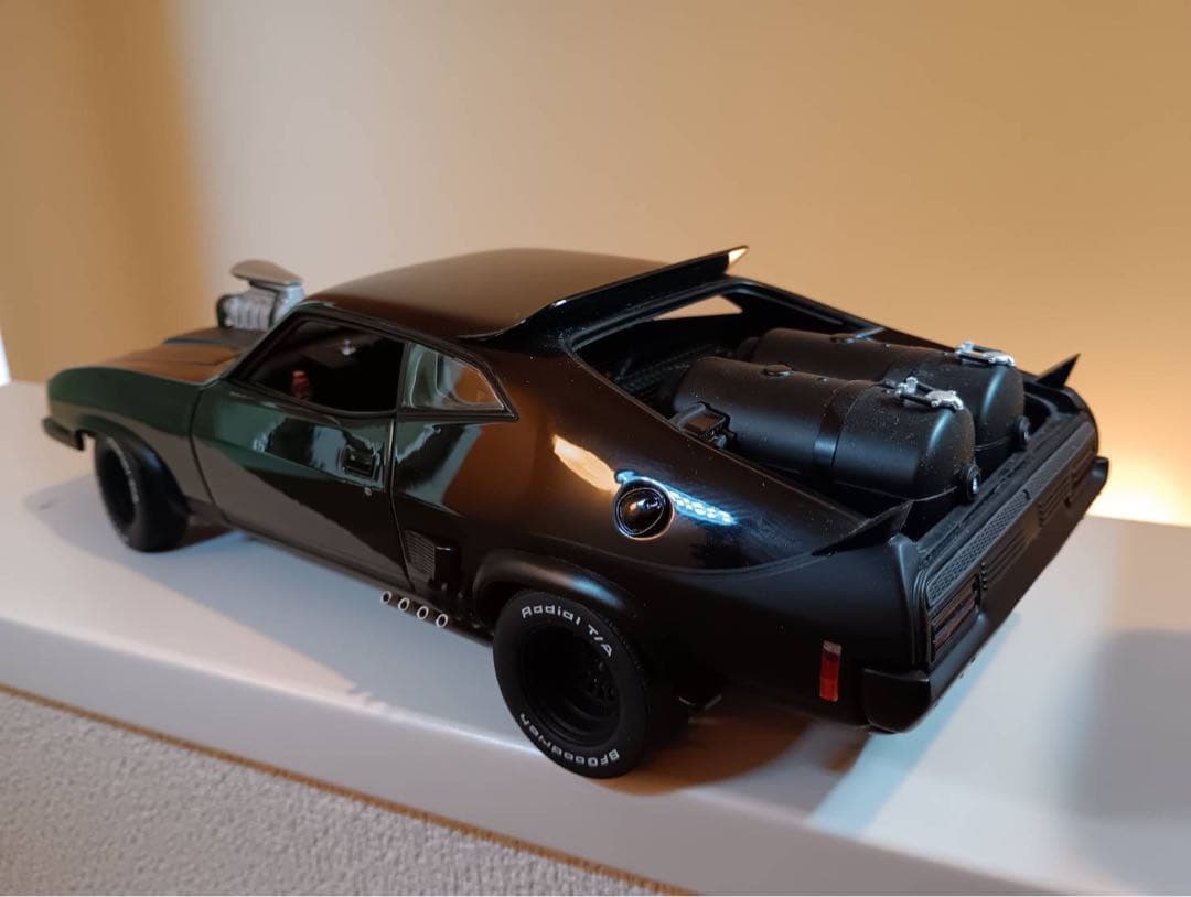 AUTO art. 1:18 マッドマックス2 インターセプター