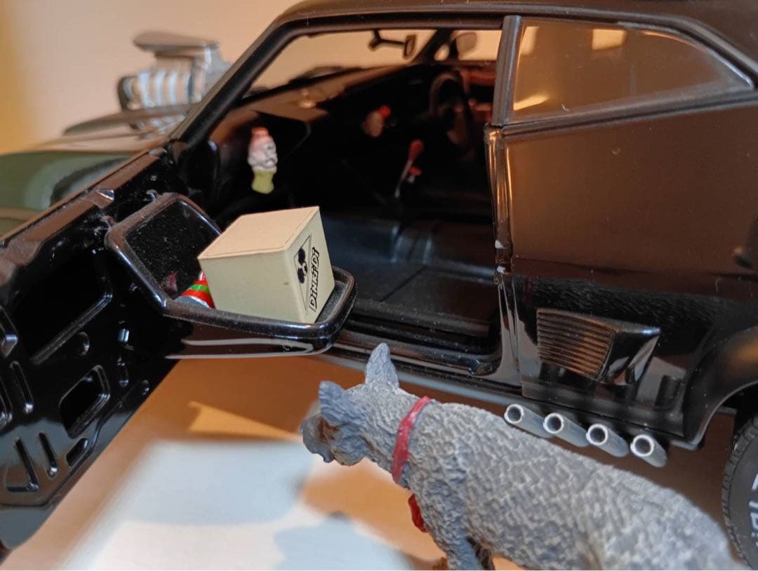 AUTO art. 1:18 マッドマックス2 インターセプター