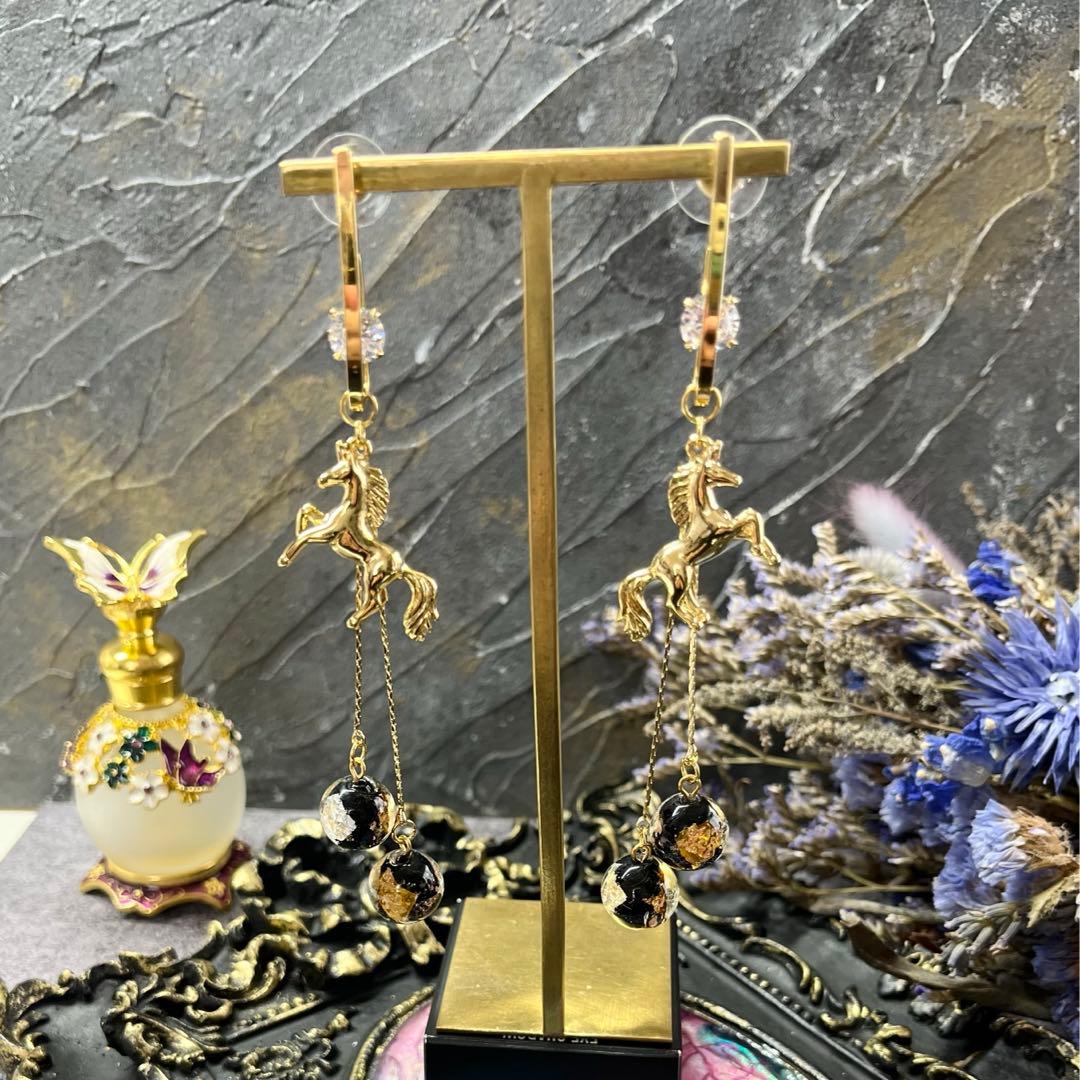 107 金箔と銀箔入りランプワークガラスビーズ　ピアスorイヤリング