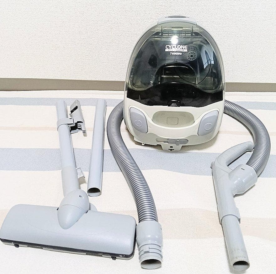 送料無料　2021年製　TWINBIRD　サイクロン掃除機　紙パック使用不要