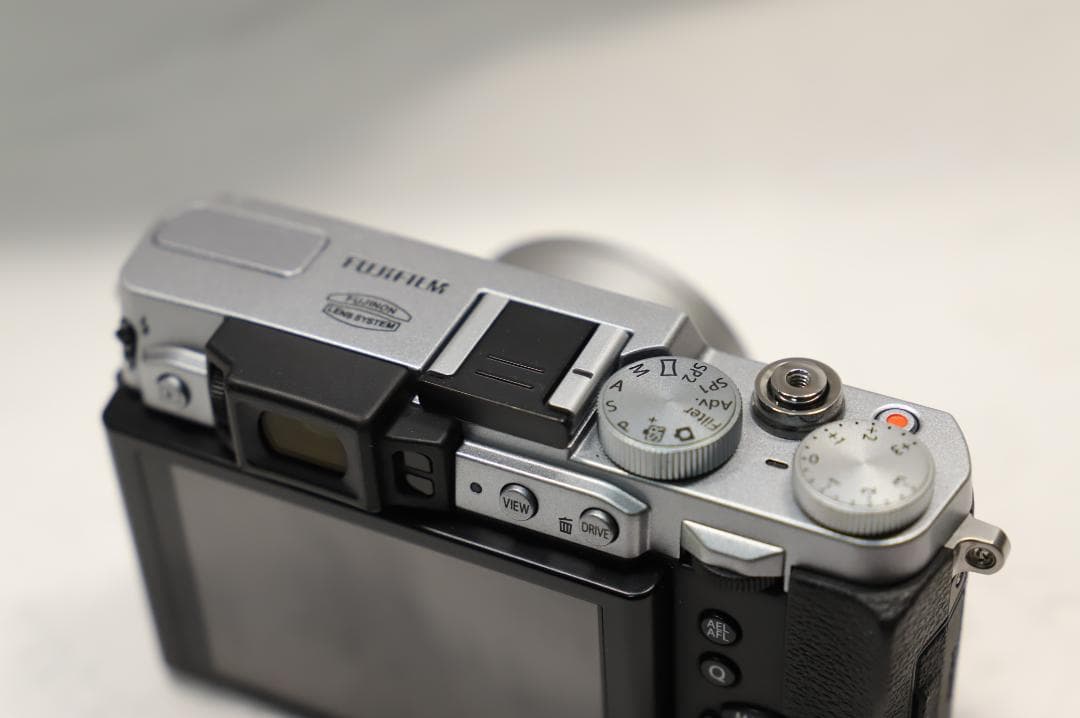 ☆極美品☆FUJIFILM 富士フイルム X30 シルバー 付属品多数！送料込☆