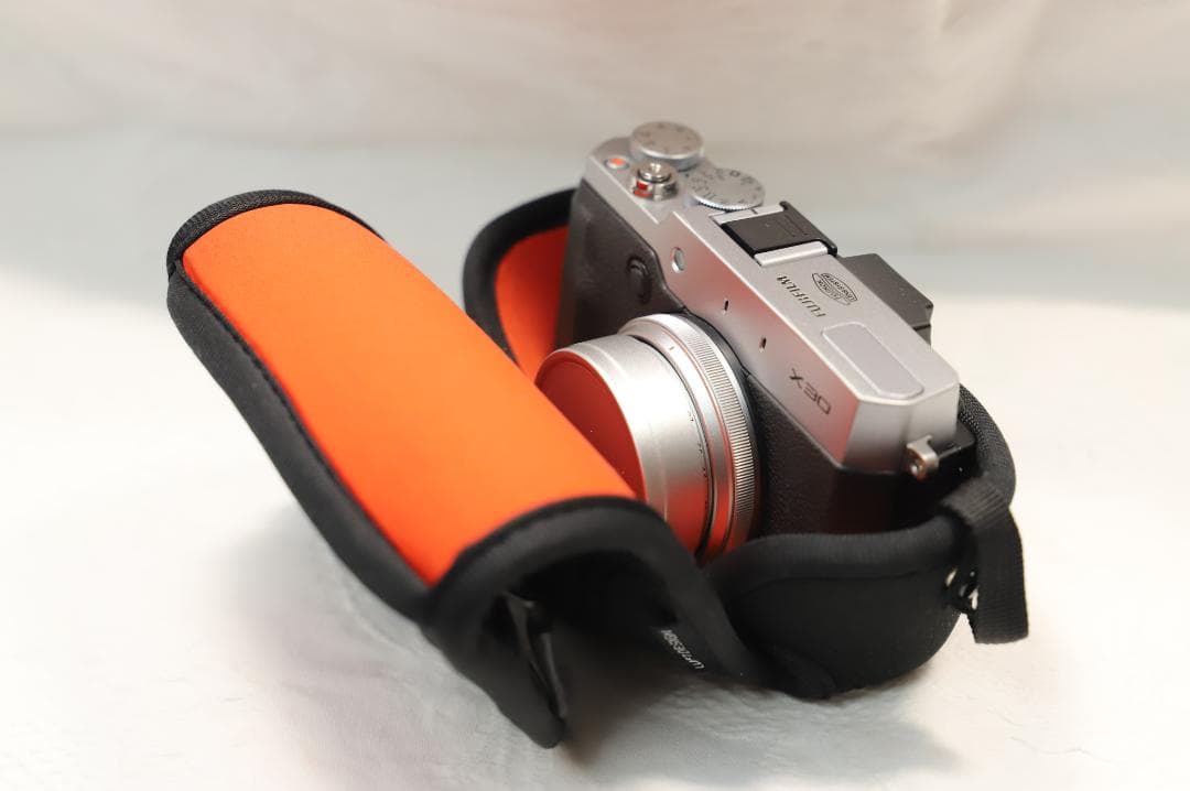 ☆極美品☆FUJIFILM 富士フイルム X30 シルバー 付属品多数！送料込☆