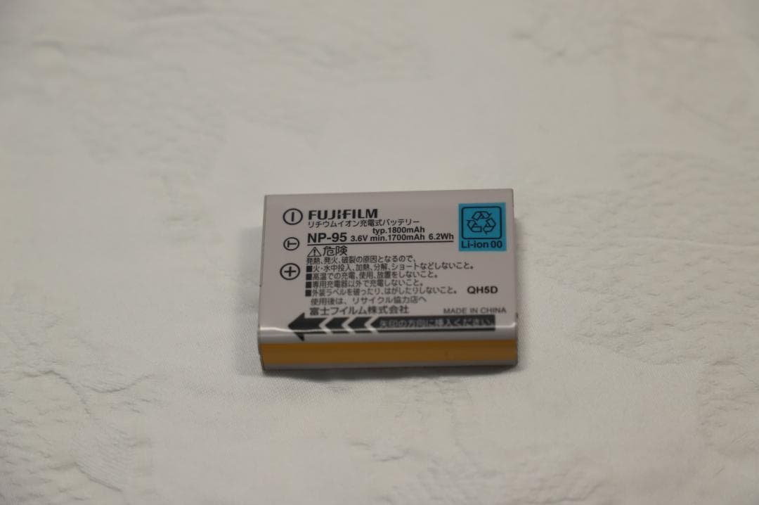 ☆極美品☆FUJIFILM 富士フイルム X30 シルバー 付属品多数！送料込☆