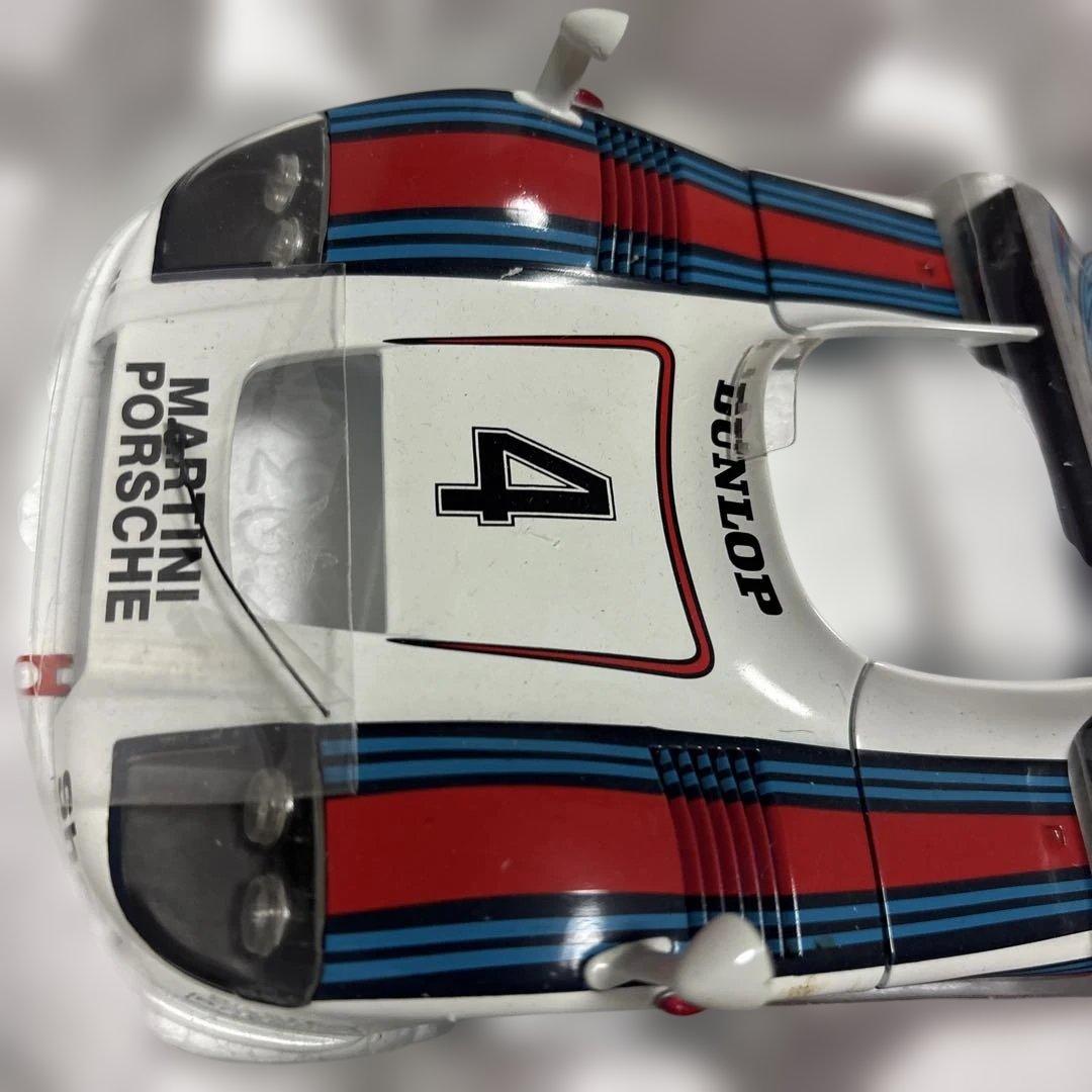 1/18 1977ポルシェ936 77#4マルティーニバース・ヘイウッド・イクス