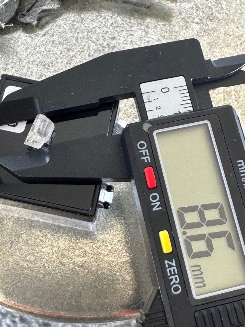 フェナカイト ミャンマー産 2 置物　受験生　集中したい方　集中力　ケース付き