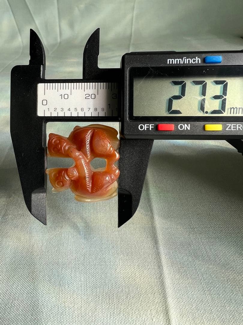 瑪瑙（メノウ）精彫 猿 置物