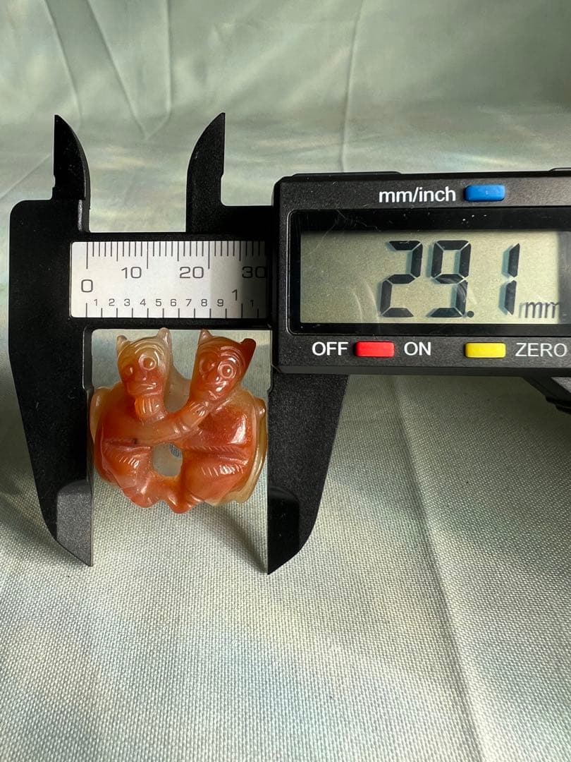 瑪瑙（メノウ）精彫 猿 置物