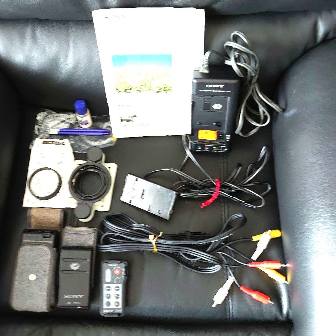 SONY Handycam TR1000本体と付属品