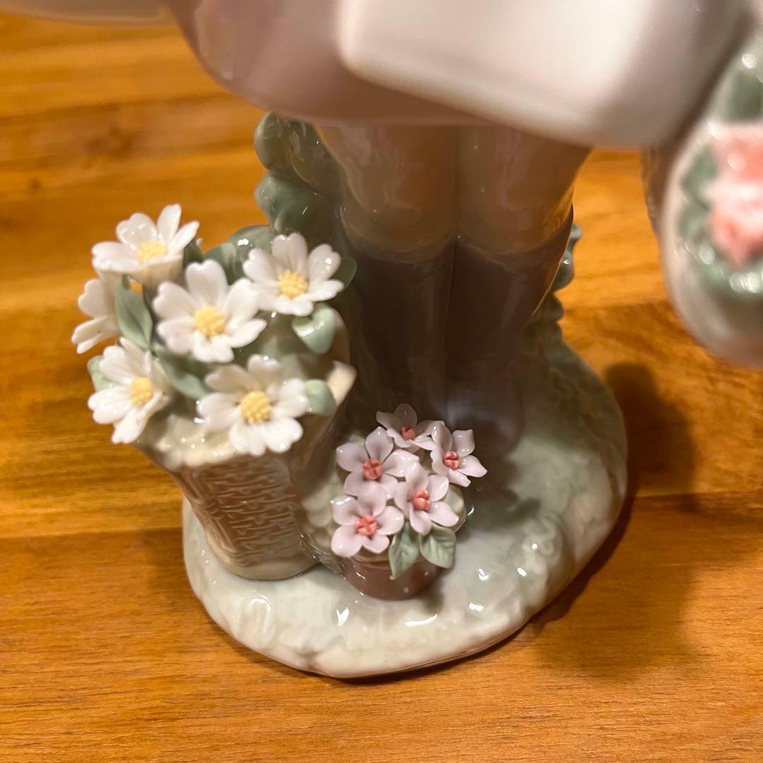 リヤドロ 雨上がりの午後に 8240 フィギュリン 人形 少女 鳥 花 置物