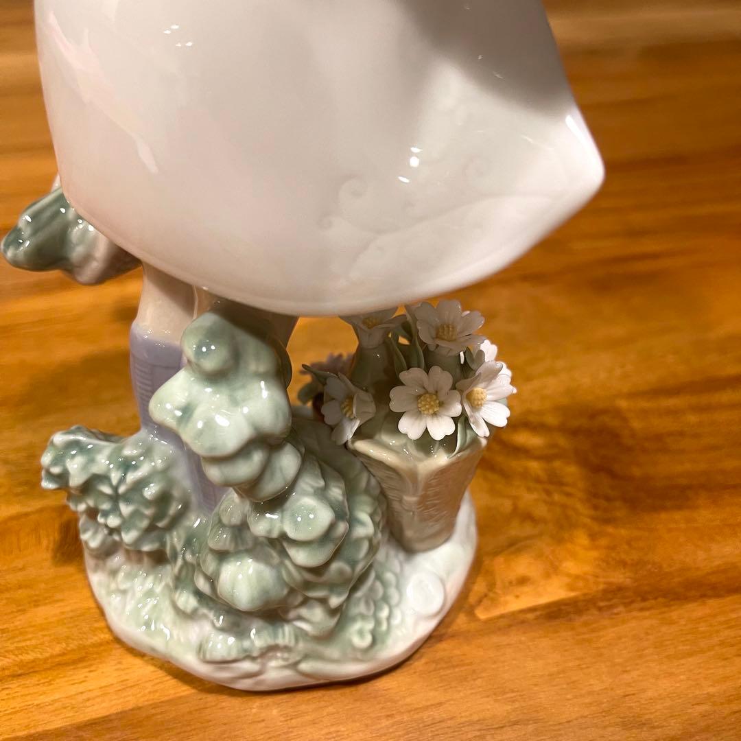 リヤドロ 雨上がりの午後に 8240 フィギュリン 人形 少女 鳥 花 置物