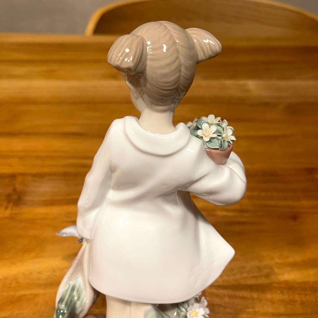 リヤドロ 雨上がりの午後に 8240 フィギュリン 人形 少女 鳥 花 置物
