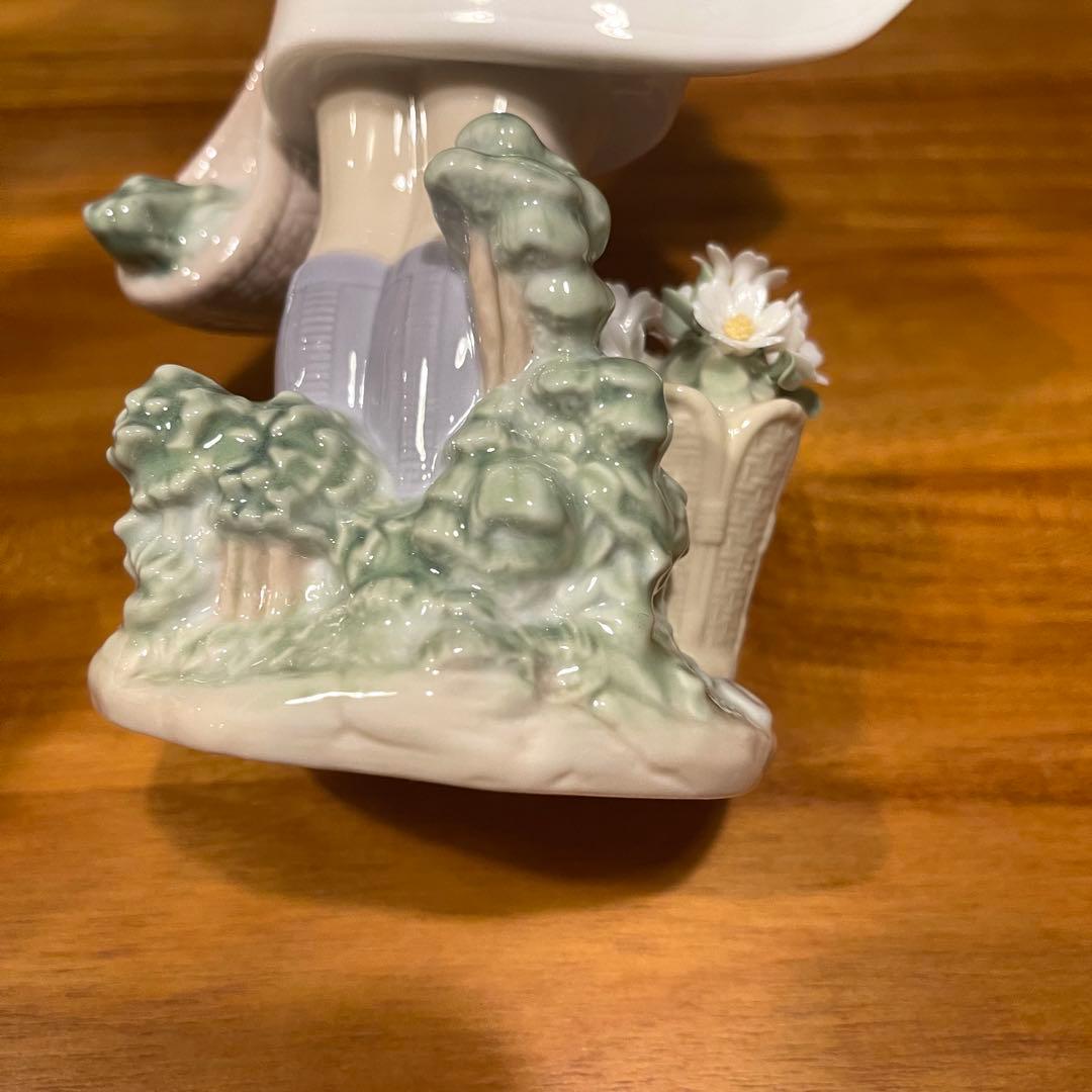 リヤドロ 雨上がりの午後に 8240 フィギュリン 人形 少女 鳥 花 置物