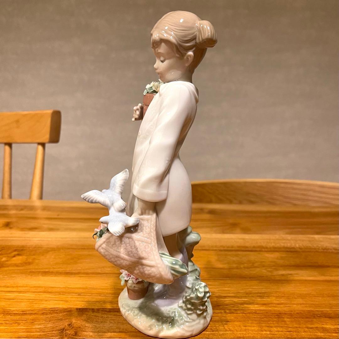 リヤドロ 雨上がりの午後に 8240 フィギュリン 人形 少女 鳥 花 置物