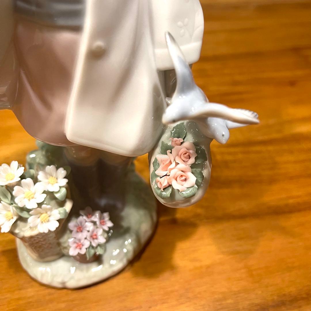 リヤドロ 雨上がりの午後に 8240 フィギュリン 人形 少女 鳥 花 置物