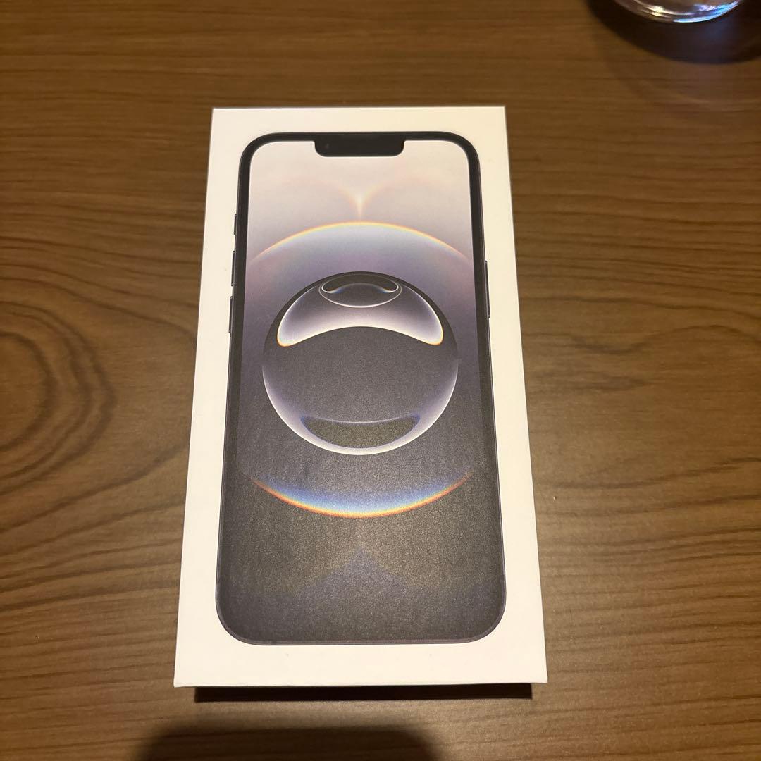 ほぼ新品Apple iPhone 16e 128GB ブラック 本体