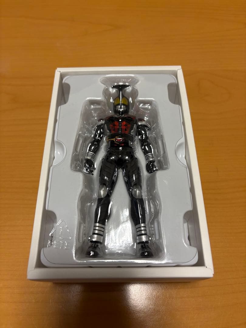 S.H.Figuarts 仮面ライダー ダークカブト