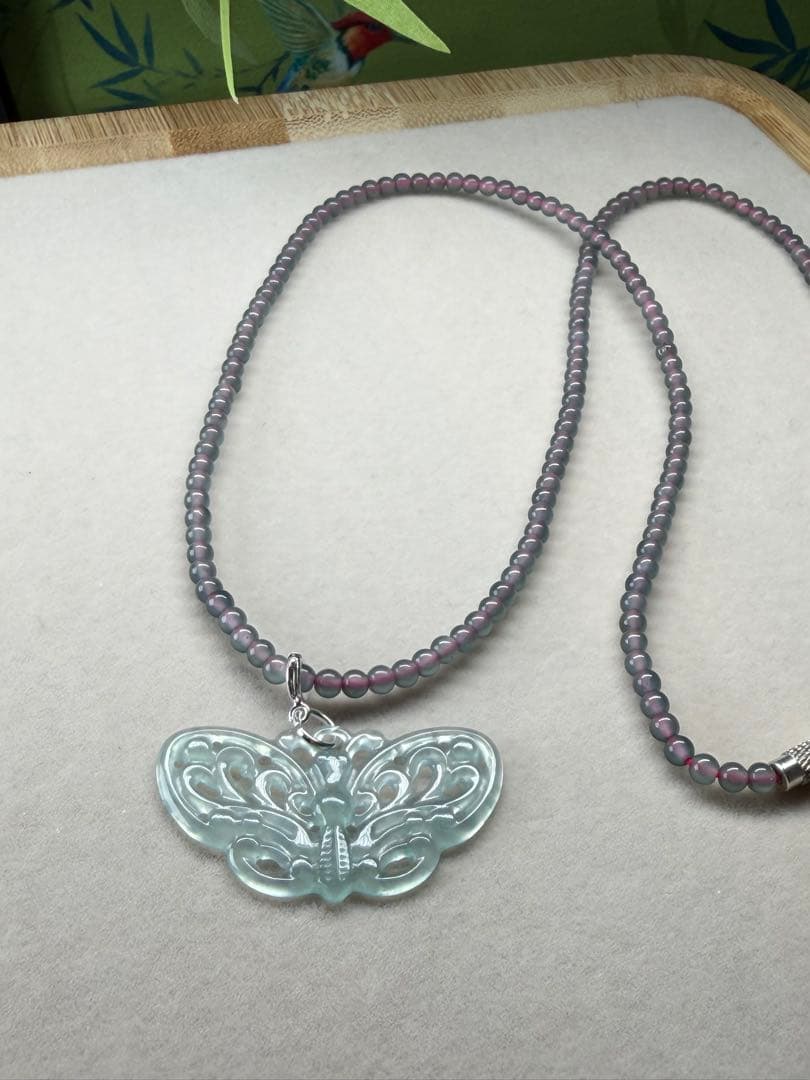 高品質❣️天然本翡翠 高氷種氷藍水ふんわり蝶々＆小粒ビーズネックレス　鑑定書付き