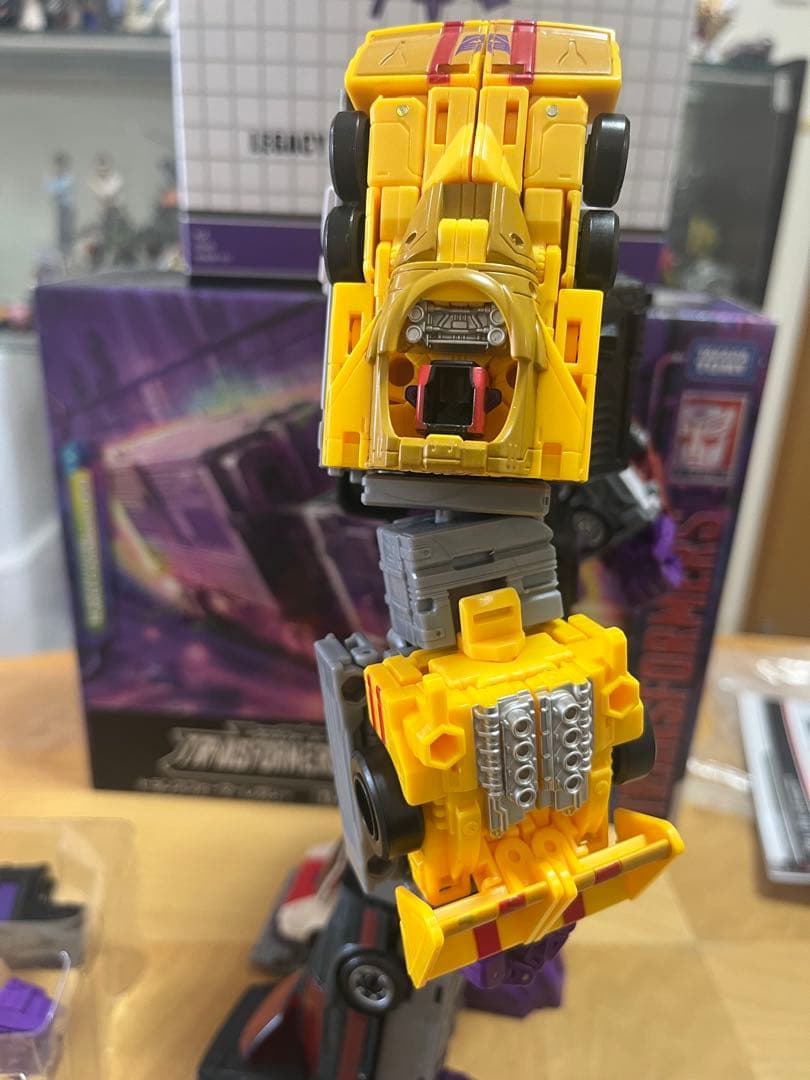 トランスフォーマー　メナゾール　+ アップグレードキット付き　dna dk