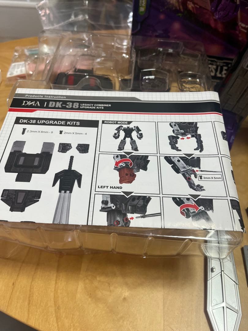 トランスフォーマー　メナゾール　+ アップグレードキット付き　dna dk