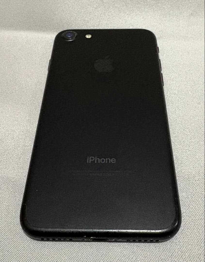 パ*ル様 iPhone7 ブラック　32G