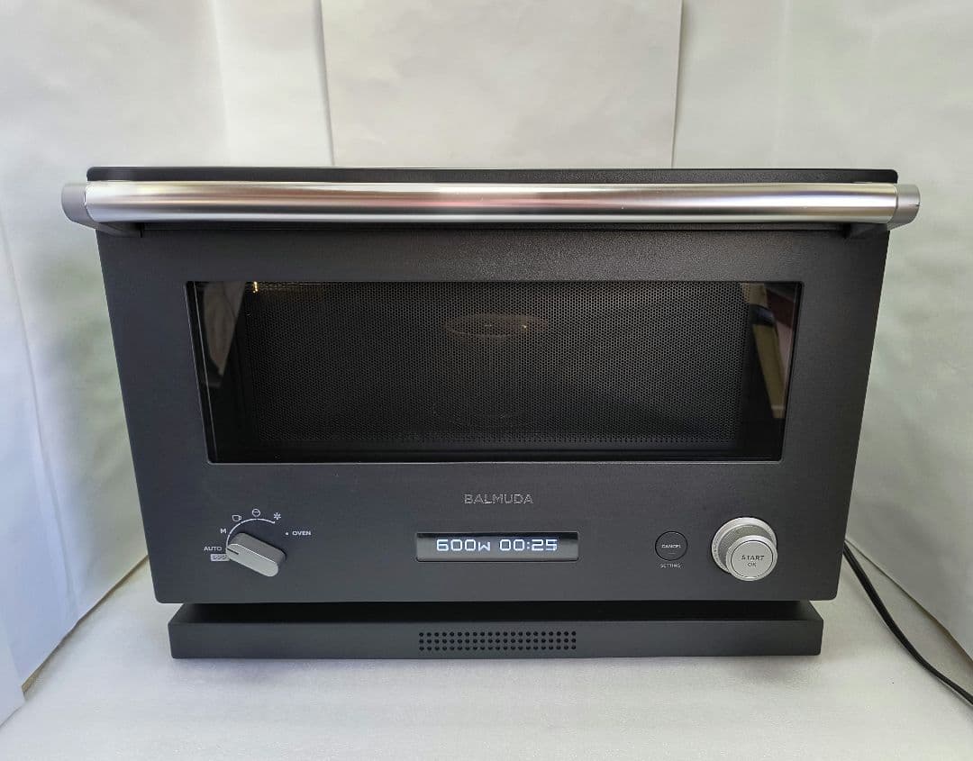 032 22年製 バルミューダデザイン　オーブンレンジ　ブラック
