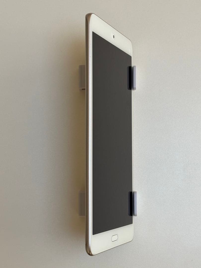 dtab Cmmpact d-02k ゴールド