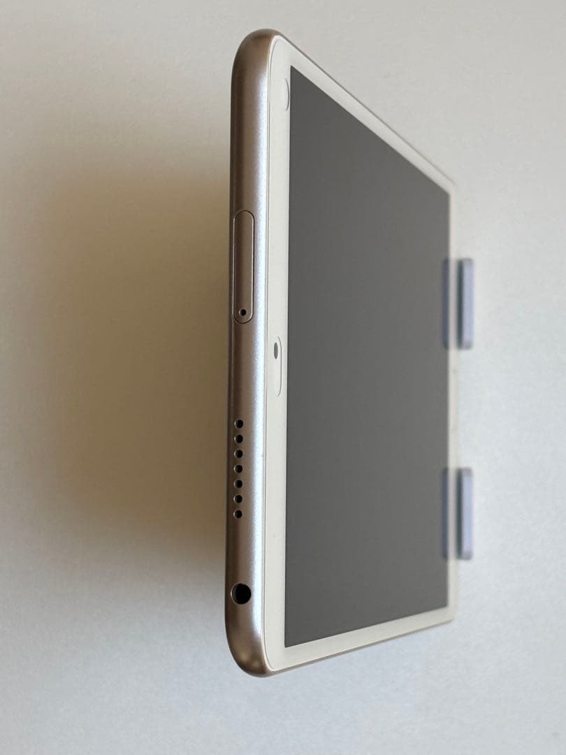 dtab Cmmpact d-02k ゴールド