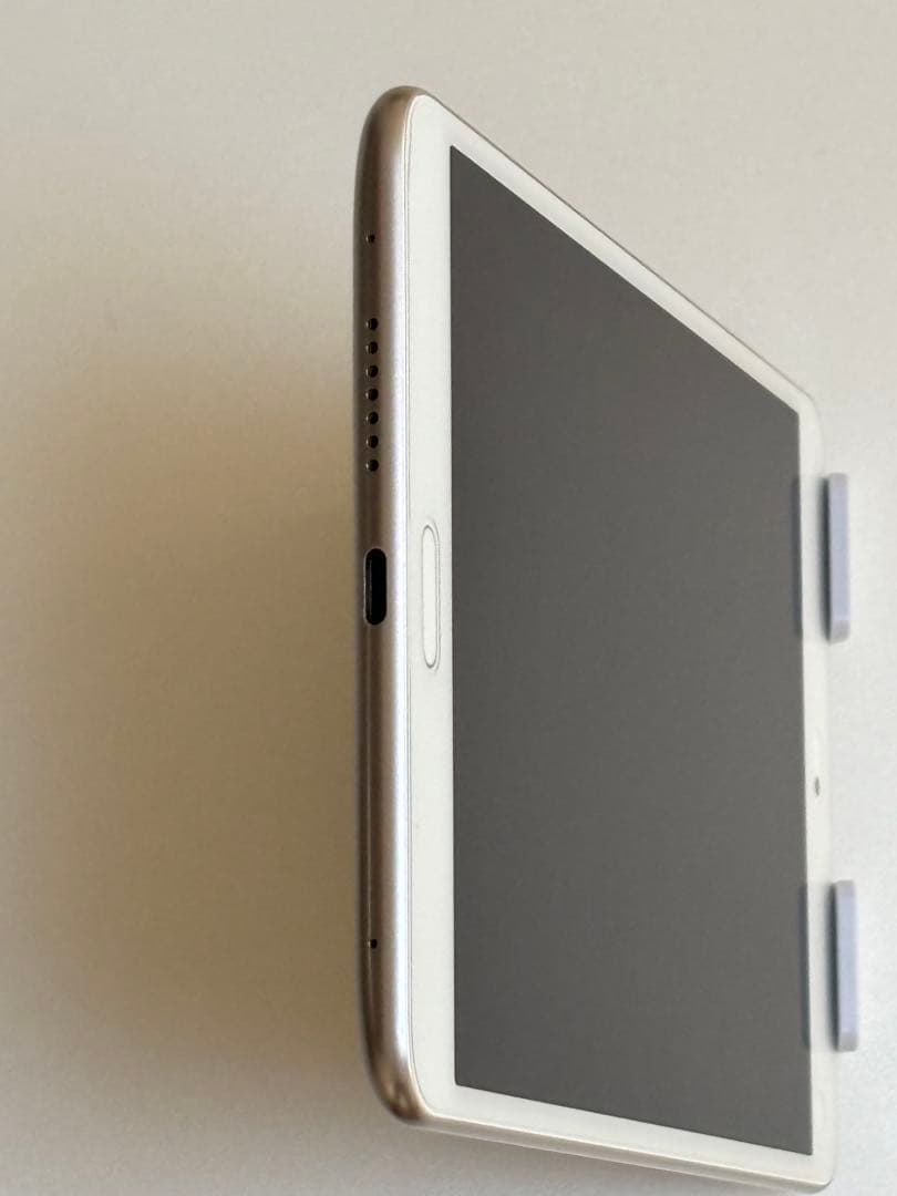 dtab Cmmpact d-02k ゴールド