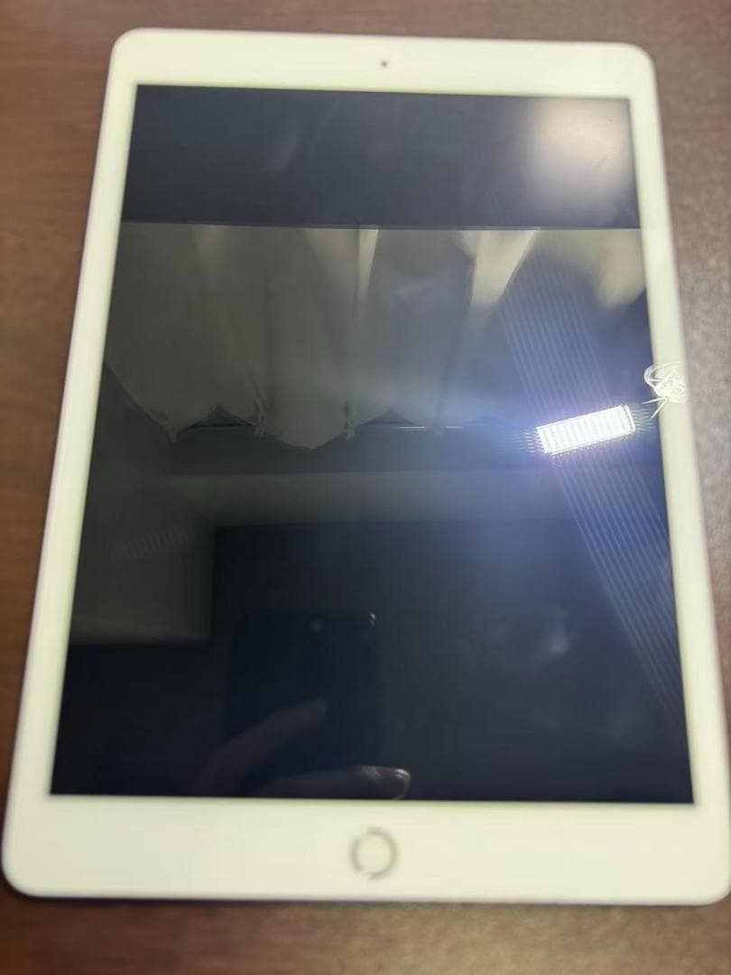 iPad (第7世代) 128GB Wi-Fi + Cellular