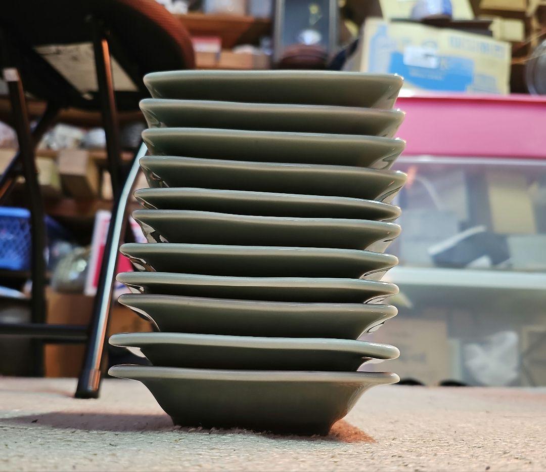 シ*ブ様 その2 江戸の蔵より 三田青磁 陽刻鹿と文字4角皿 美品 11客