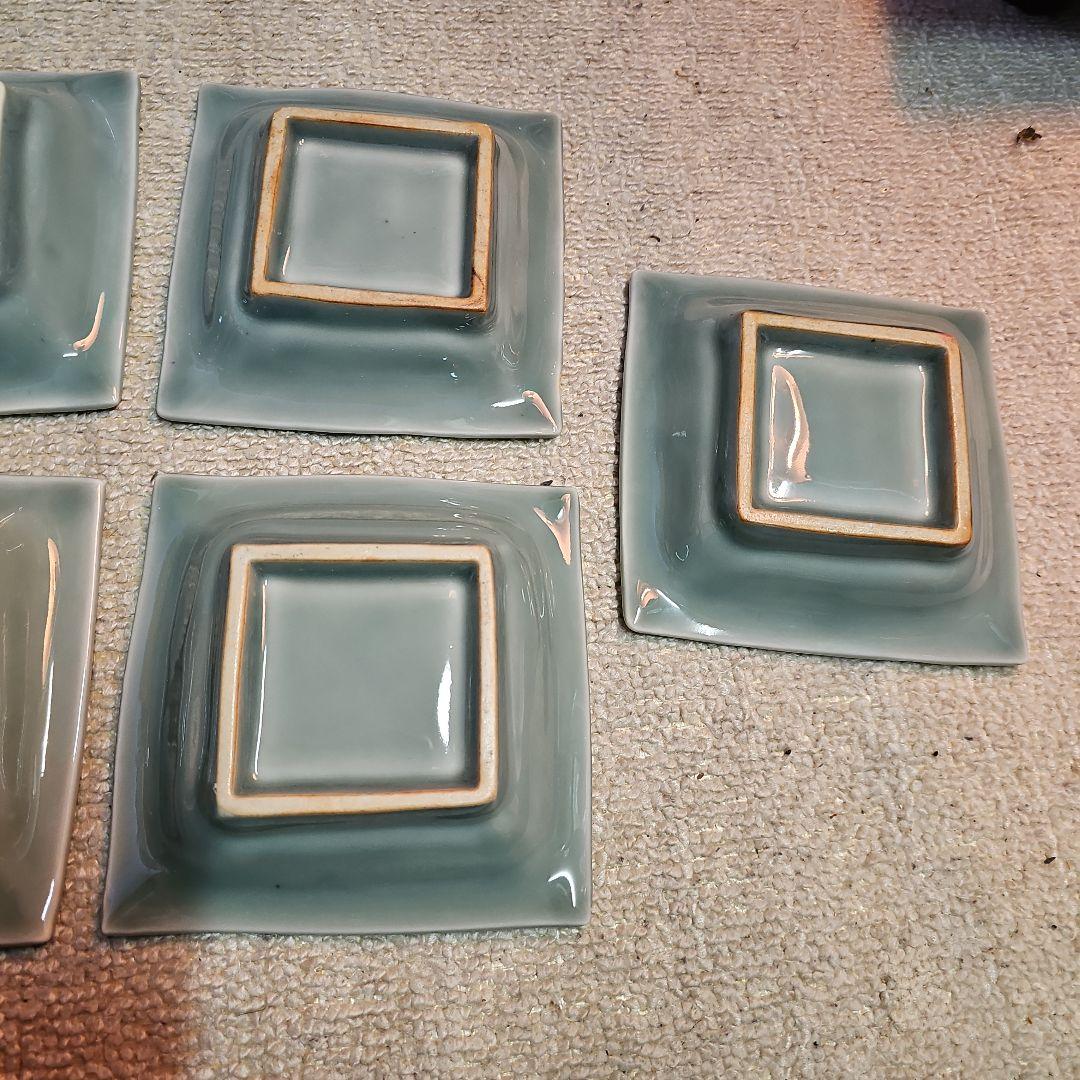 シ*ブ様 その2 江戸の蔵より 三田青磁 陽刻鹿と文字4角皿 美品 11客